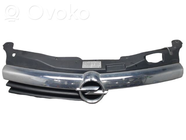 Opel Astra H Etupuskurin ylempi jäähdytinsäleikkö 