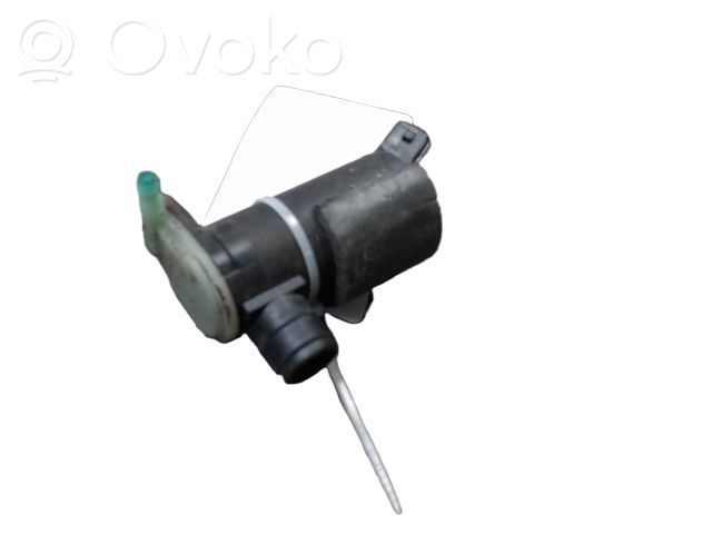 Windscreen/windshield washer pump   1698640,09169611,102453,102454,1132693,150015910,15SKV003,15SKV004,1637624,1698640,1S7117K624DB,20135,2S6T17K624AB,33252,465010,55135,6140949,6153469,6156960,6157734,6170854,6833495,7003177,7096130,7500135,83BB17K624AA,83BB17K624BA,86AB17K624AA,86AB17K624BA,86AB17K624DA,887016102,9169611,92AB17K624AA,93BB17K624AA,93BB17K624BA,93BB17K624CA,954620,X10729002005