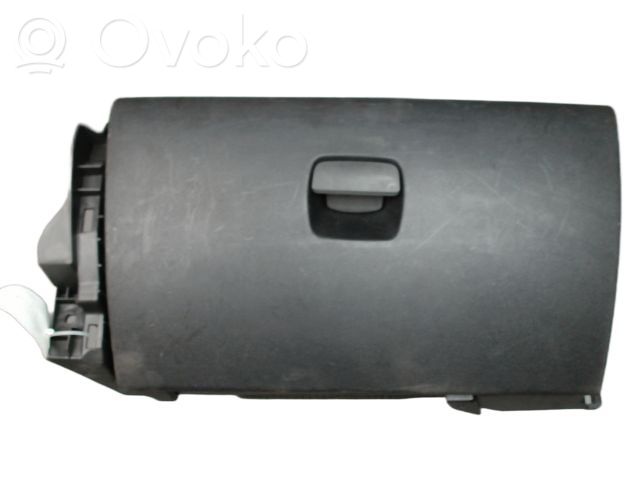 Opel Vivaro Glove box 