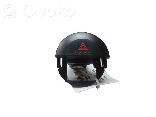 Nissan X-Trail T30 Hazard light switch 