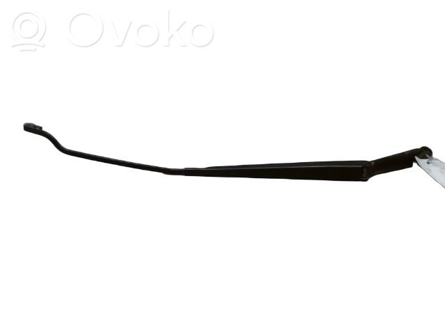 Ford Focus Priekinio stiklo valytuvų kojelė 