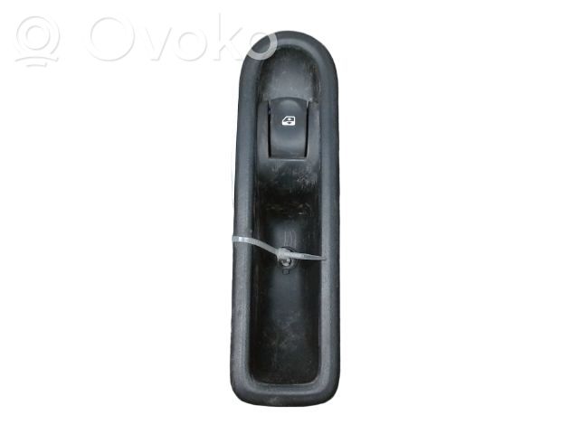 Renault Clio III Electric window control switch 