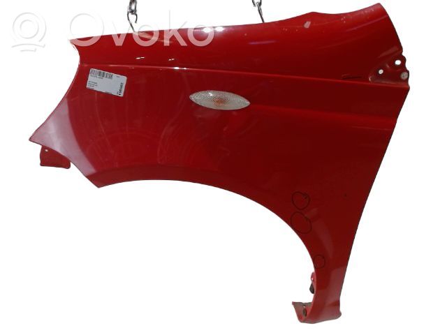 Toyota Yaris Błotnik przedni 