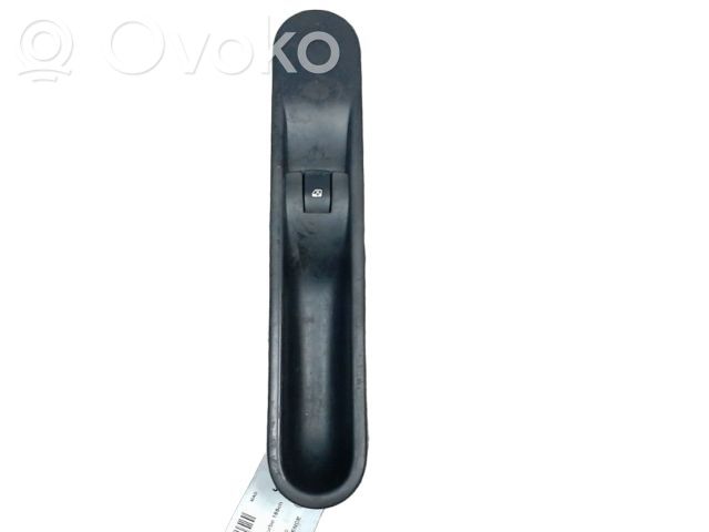 Electric window control switch   8200220511,8200220511