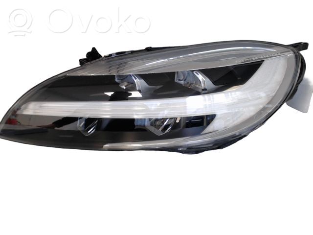Volvo V40 Lampa przednia 