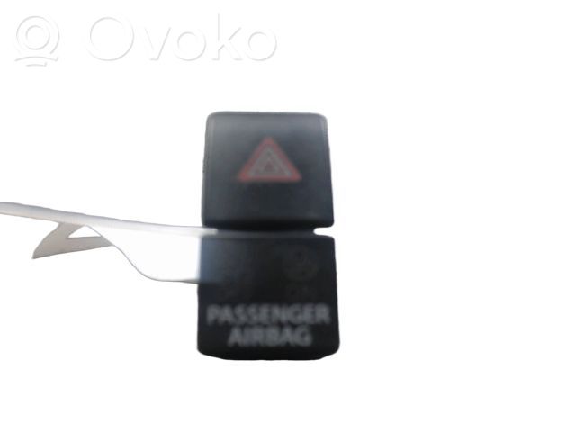 Suzuki Celerio Botón interruptor de luz de peligro 