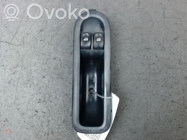 Renault Clio III Interrupteur commade lève-vitre 