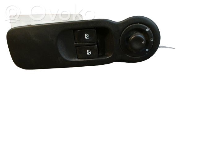 Electric window control switch   8200214939,8200214939,8200277630