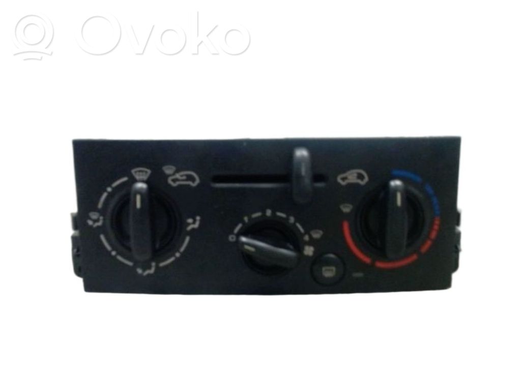 Peugeot 207 Panel klimatyzacji