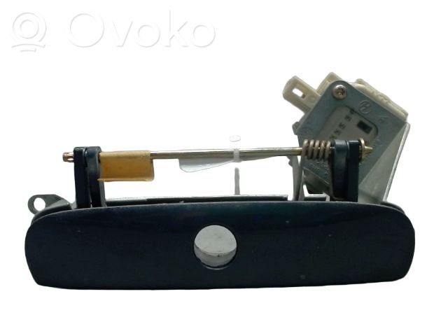 Volkswagen Polo IV 9N3 Siłownik zamka tylnej klapy bagażnika 