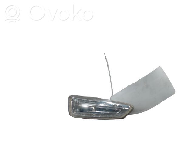Opel Astra J Indicatore di direzione del parafango anteriore 