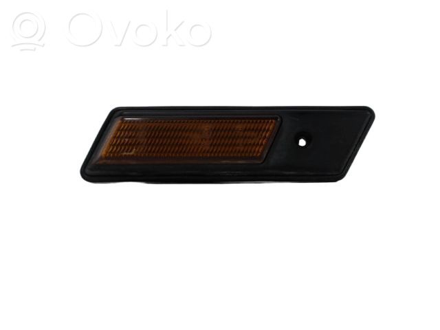 BMW 3 E36 Etupuskurin suuntavilkku 