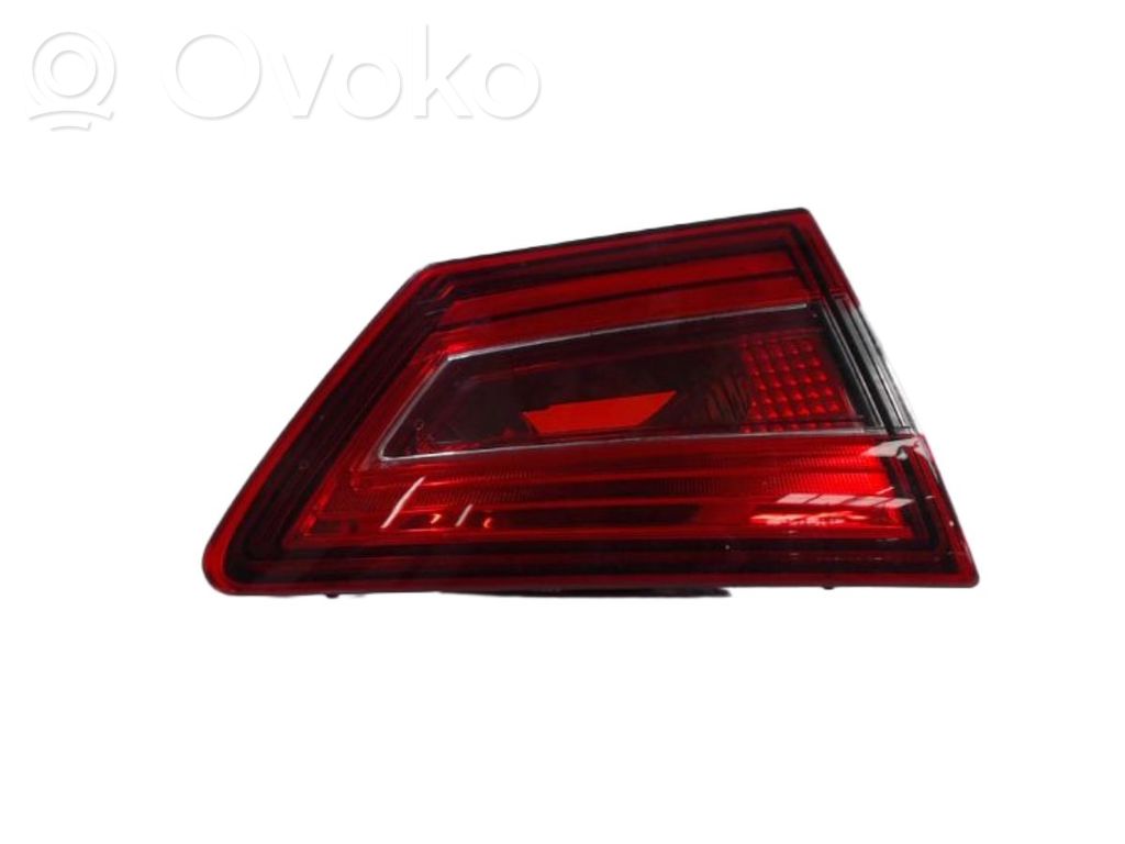 Renault Clio IV Luci posteriori del portellone del bagagliaio
