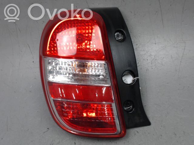 Nissan Micra Luci posteriori