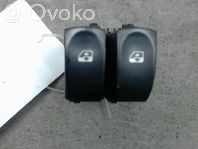 Renault Twingo II Electric window control switch