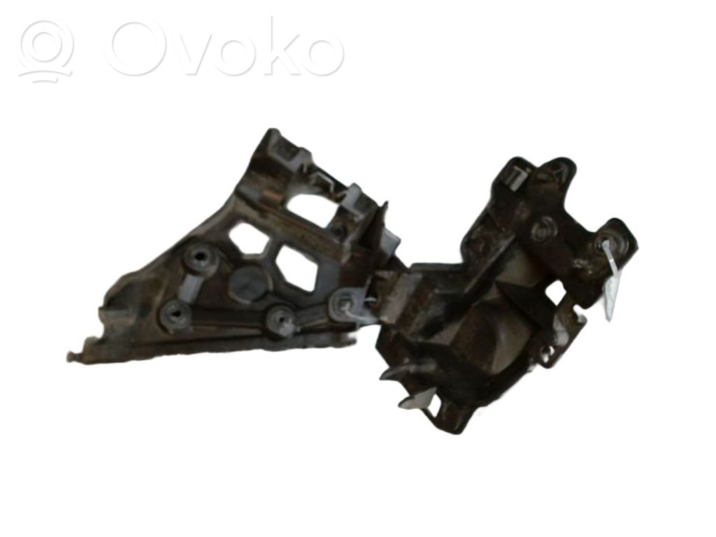 Renault Clio IV Soporte de montaje del parachoques trasero 