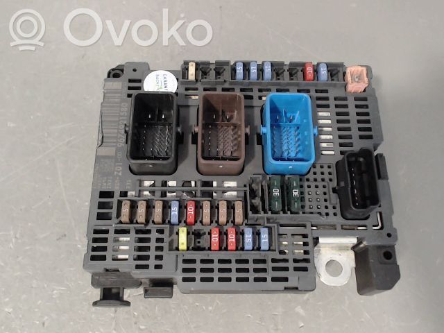 Citroen C4 II Ramka / Moduł bezpieczników