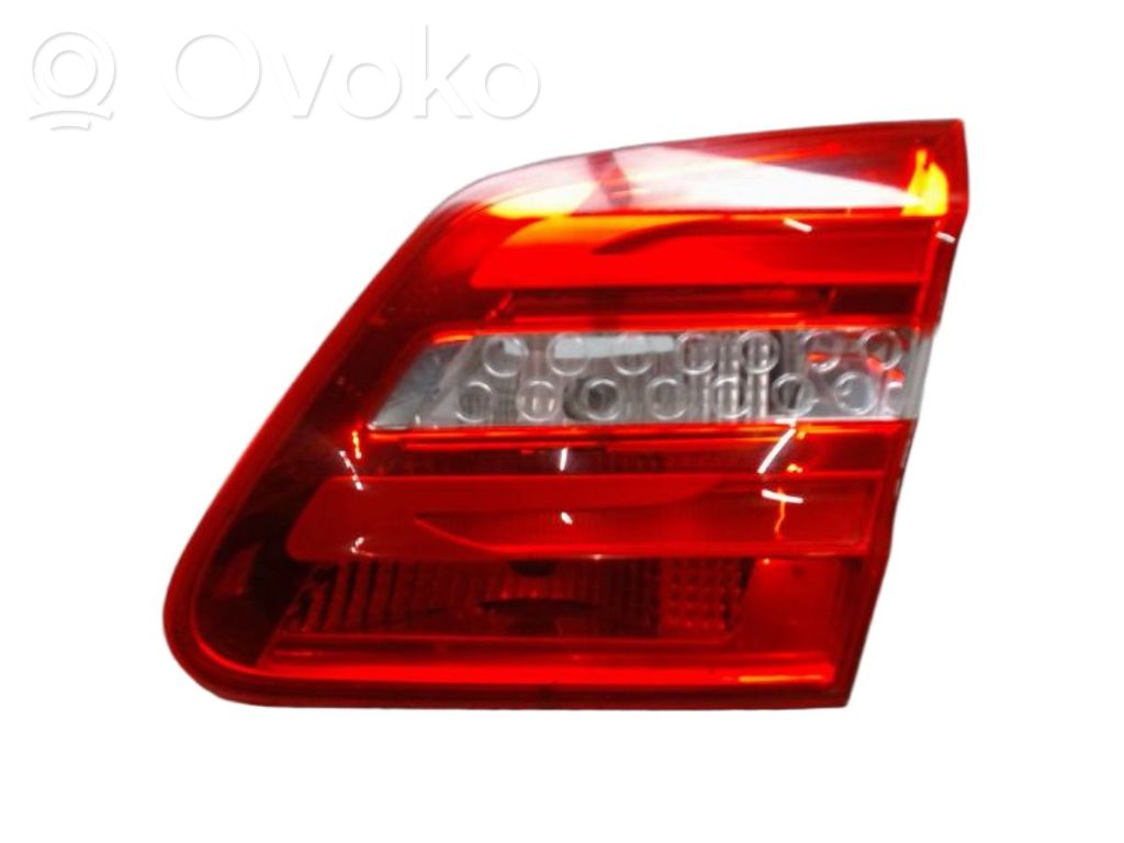Mercedes-Benz B W246 W242 Takaluukun takavalot