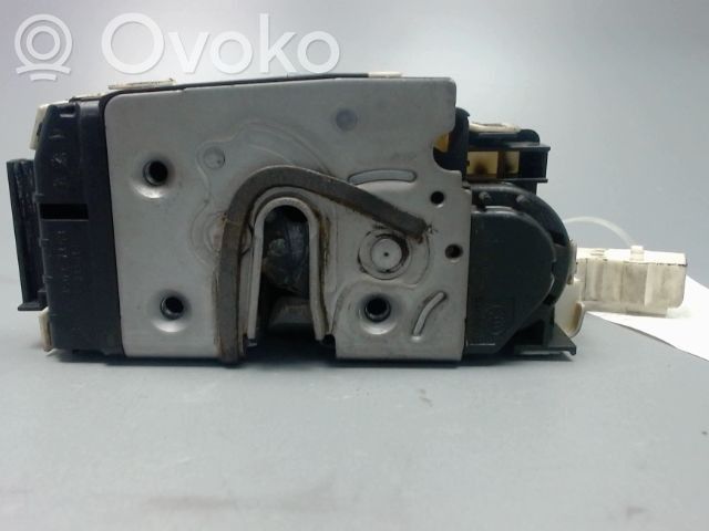 Mercedes-Benz C W204 Etuoven lukko