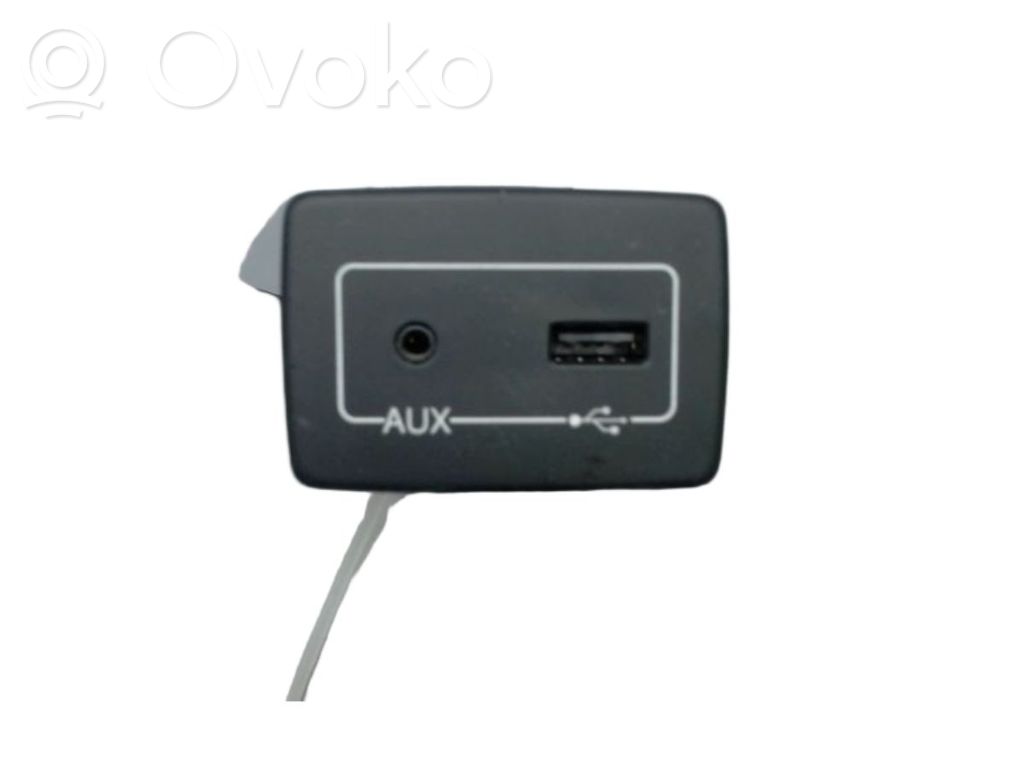 Fiat 500L Enchufe conector USB 
