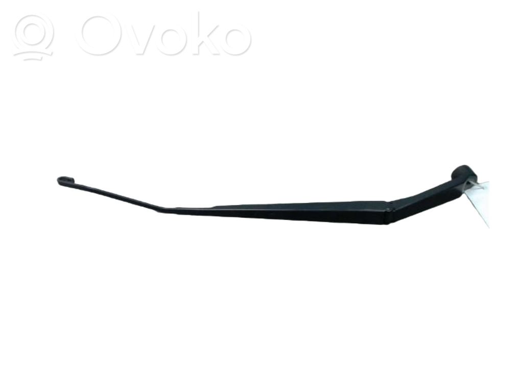 Suzuki Celerio Wischerarm vorne