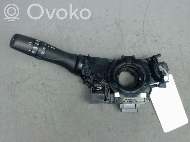 Suzuki Swift III Suuntavilkun vipu 