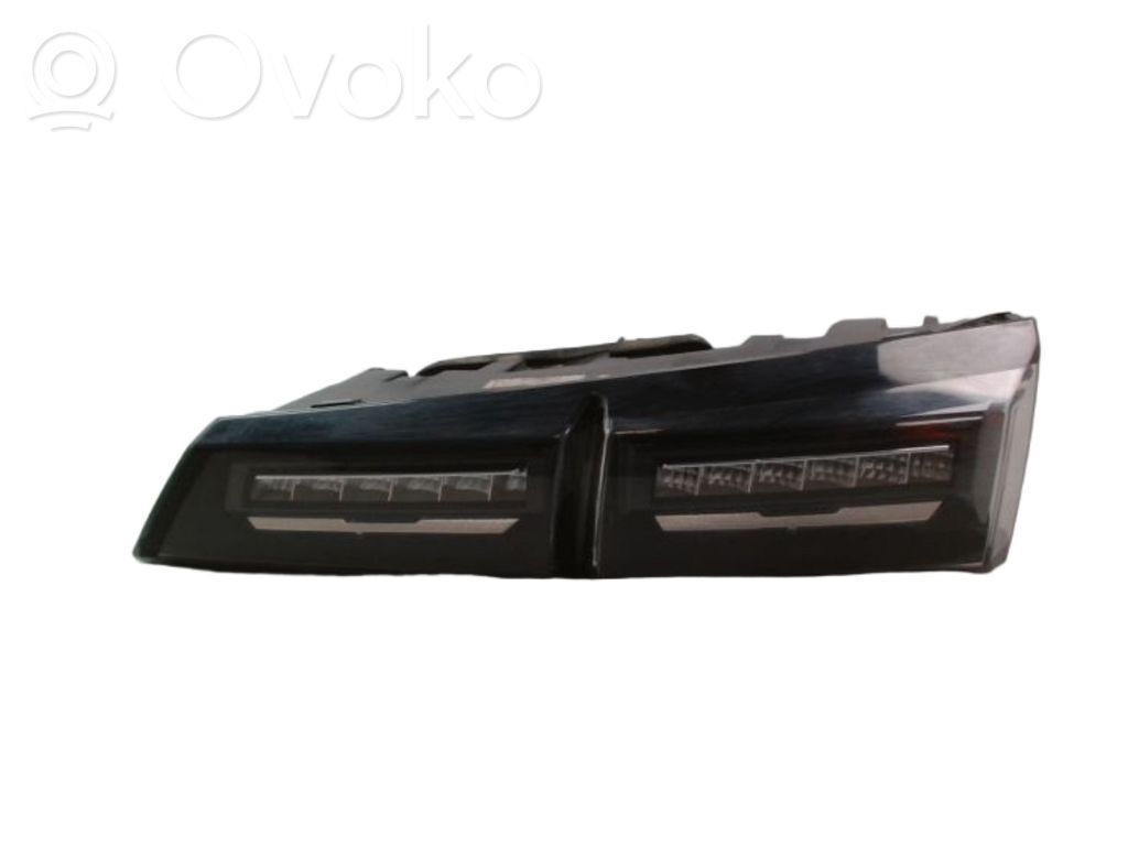 Peugeot 308 Lampy tylnej klapy bagażnika 