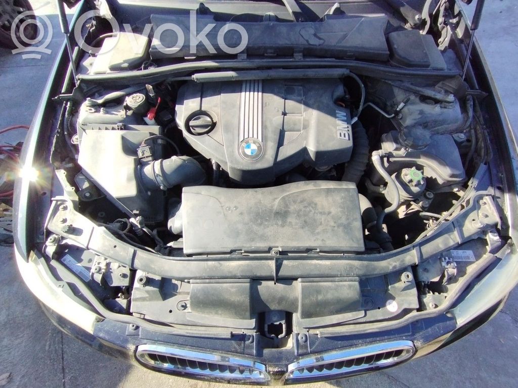 BMW 3 E90 E91 Radiatorių panelė 