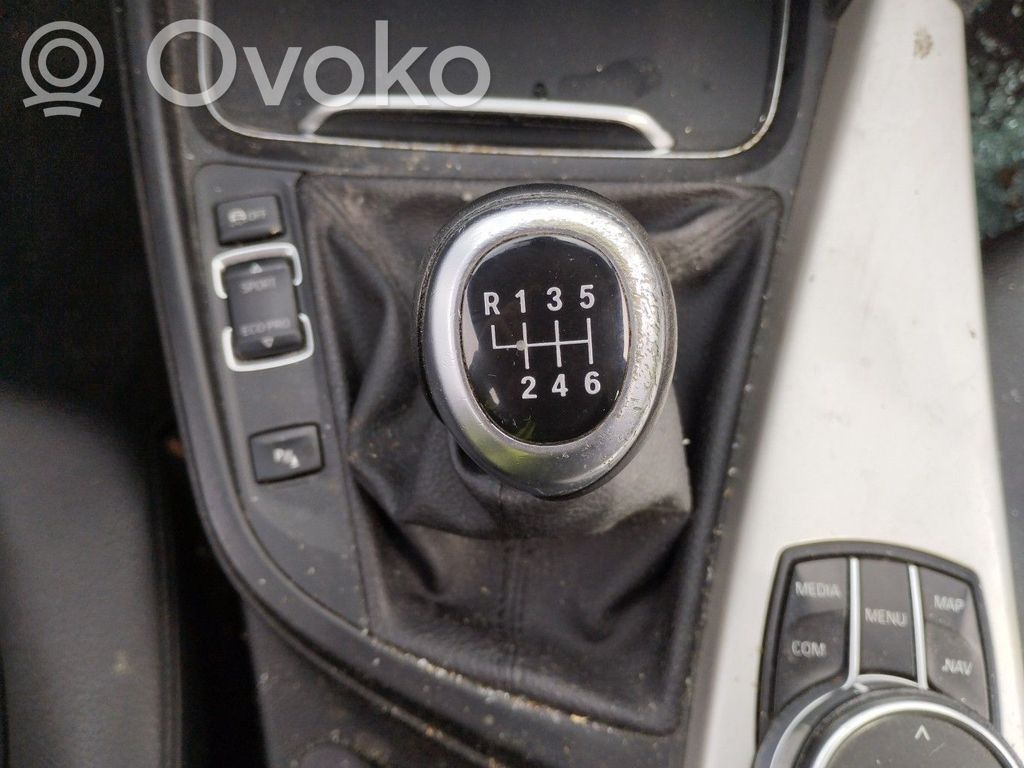 BMW 3 F30 F35 F31 Pavarų perjungimo svirties apdaila (oda, bumbulas) 