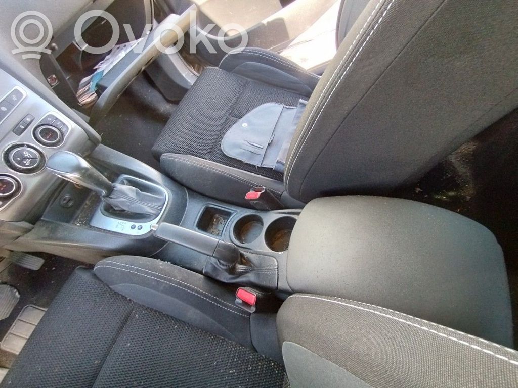 Citroen C4 II Consola central 