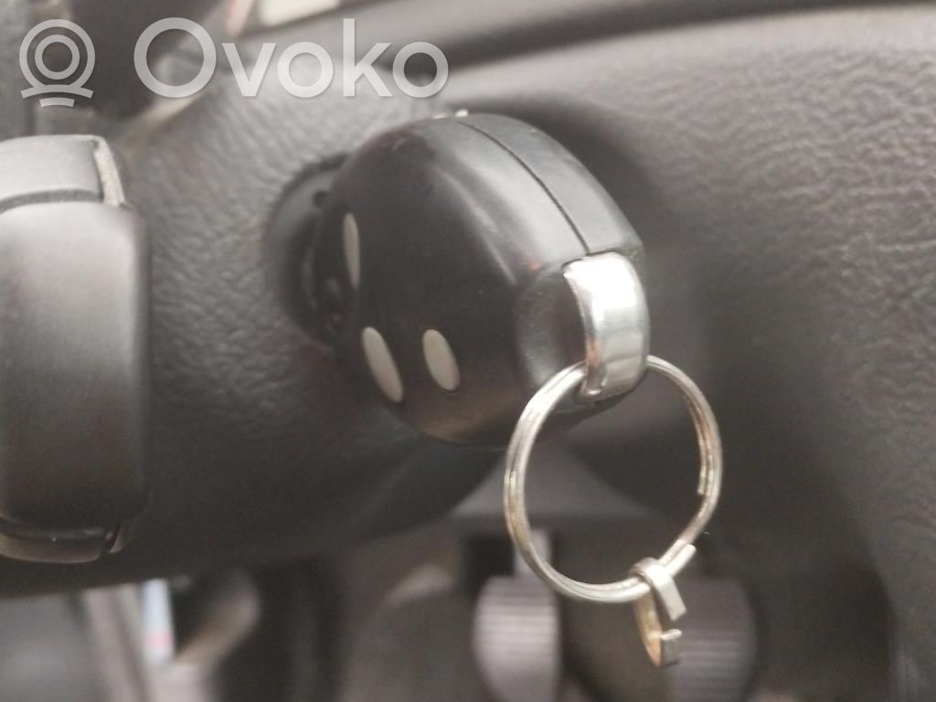 Citroen C5 Užvedimo spynelė 