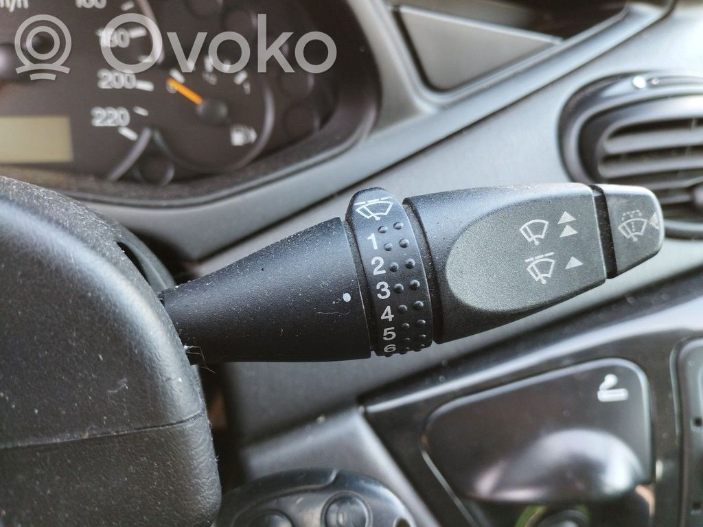 Ford Focus Pyyhkijän vipu 