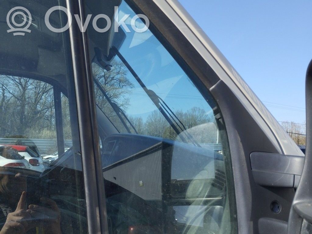 Iveco Daily 5th gen Drzwi przednie 