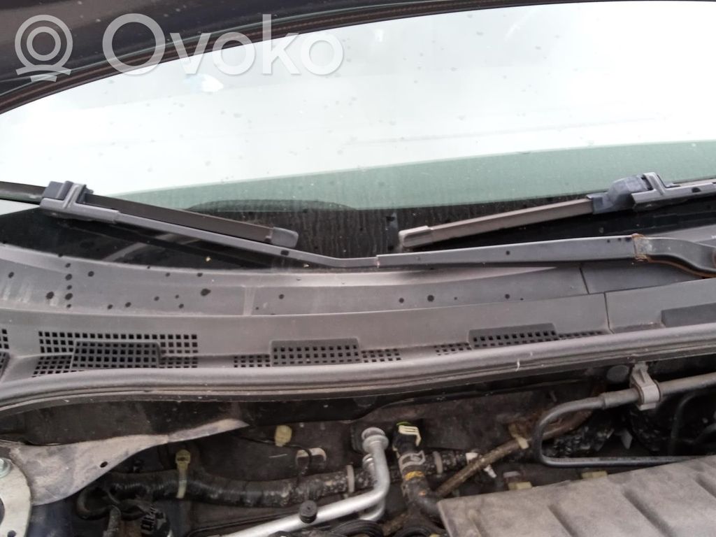 Mazda 3 I Front wiper blade arm 