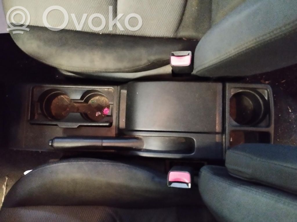 Mazda 5 Center console 