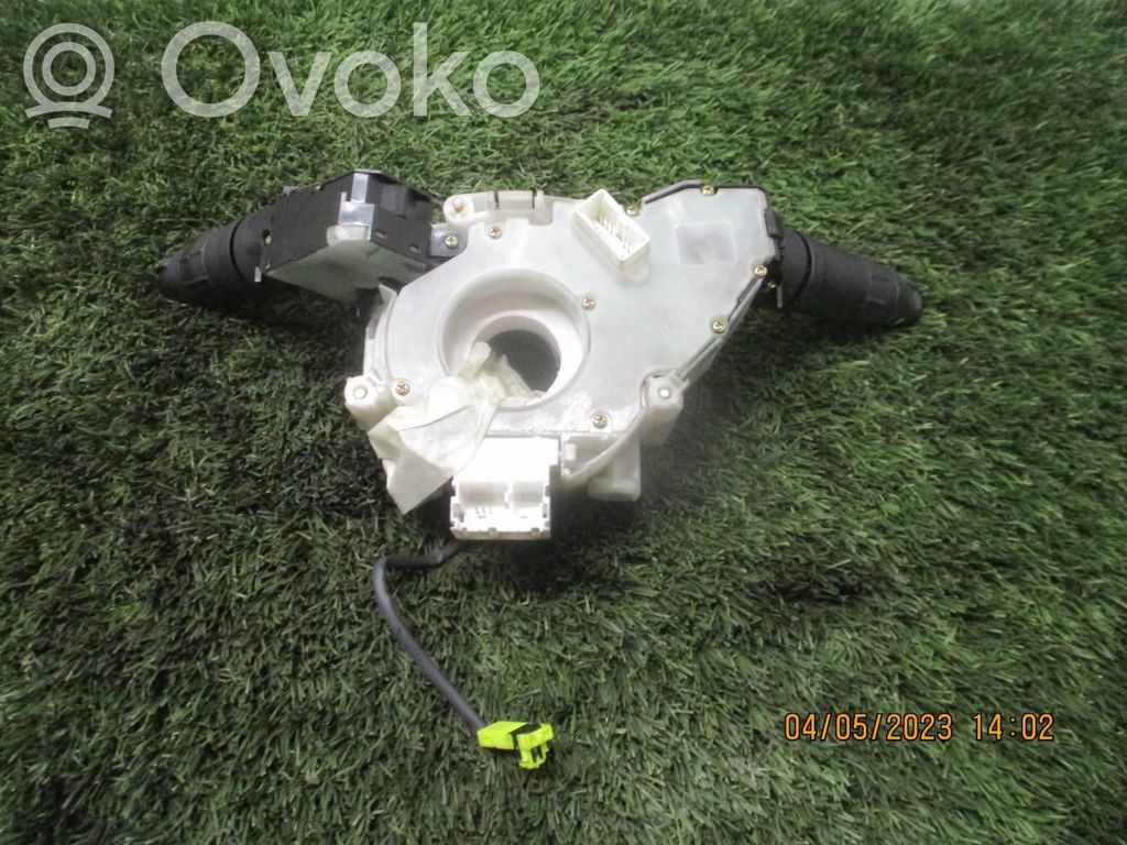 Nissan Micra Commodo, commande essuie-glace/phare 
