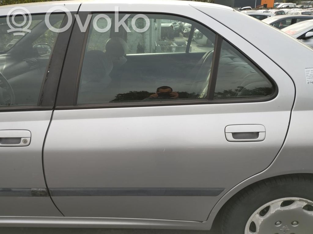 Peugeot 406 Puerta trasera 