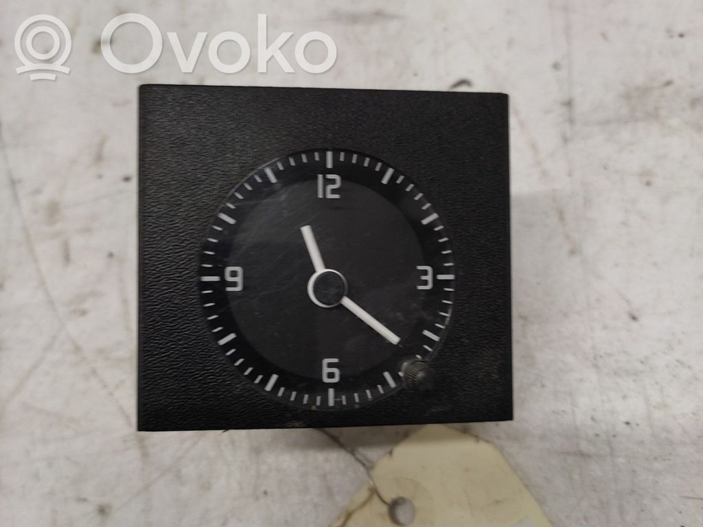 Renault Clio I Clock 
