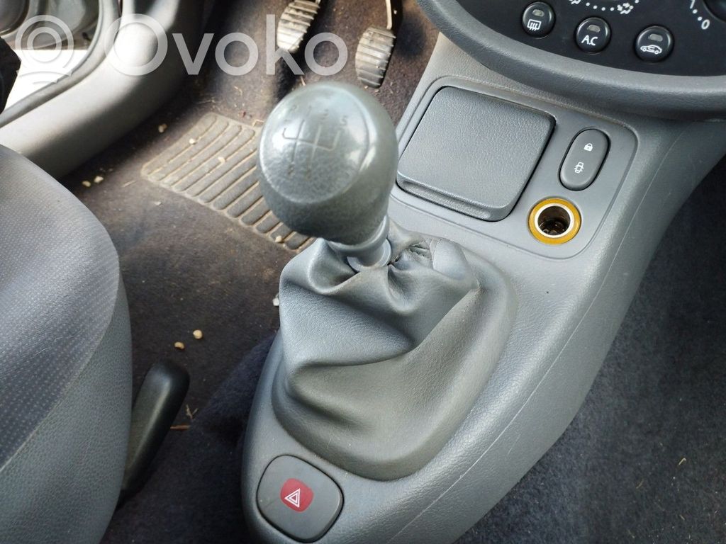 Renault Clio II Center console 