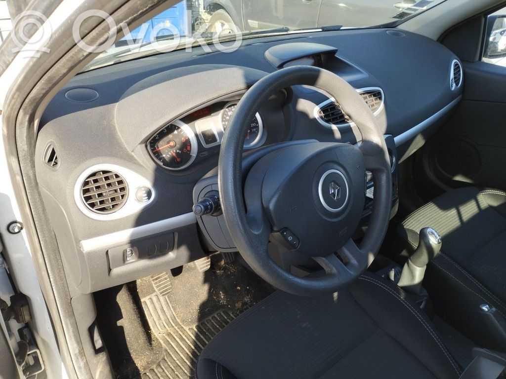 Renault Clio III Panelis 