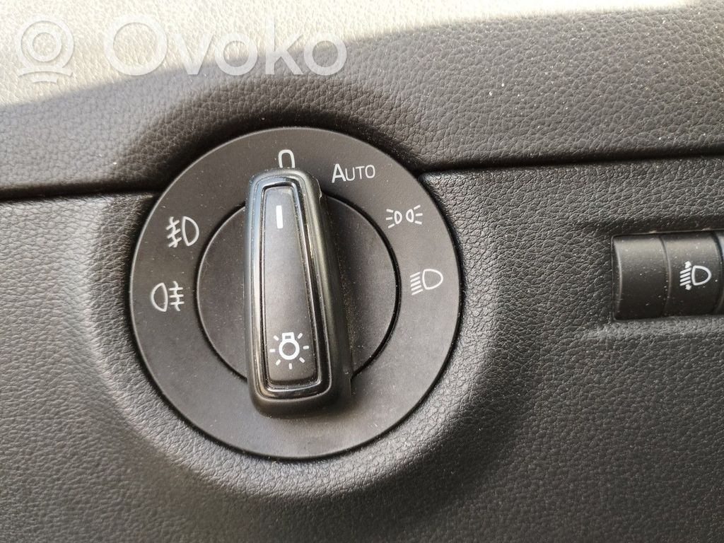 Skoda Octavia Mk3 (5E) Interruptor de luz 