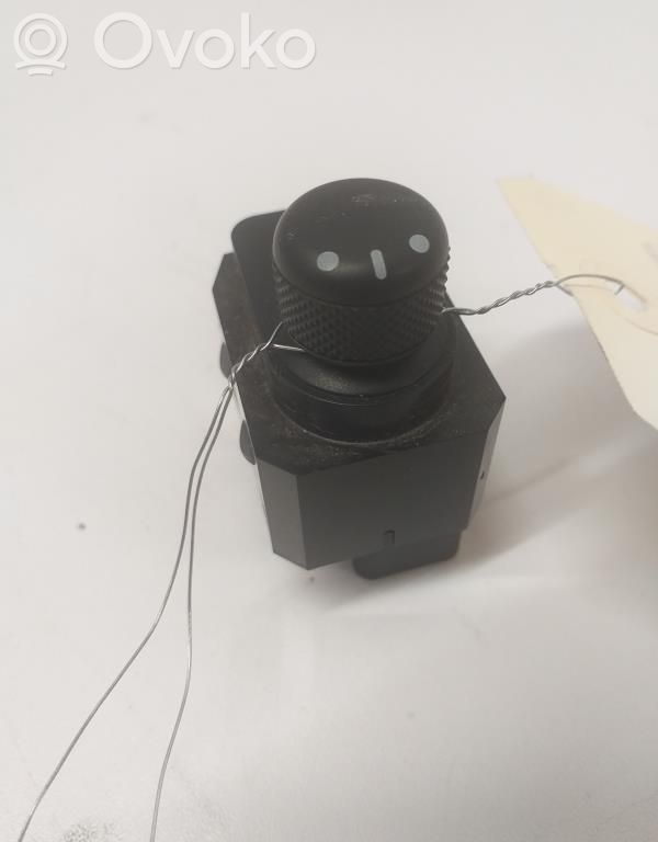 Suzuki SX4 Wing mirror switch 