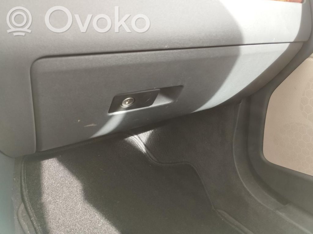Volvo S80 Daiktadėžės (bordačioko) komplektas 