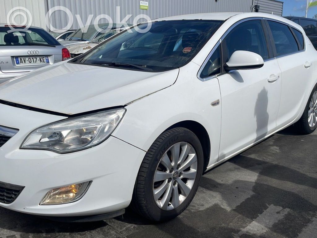 Opel Astra J Scheinwerfer 