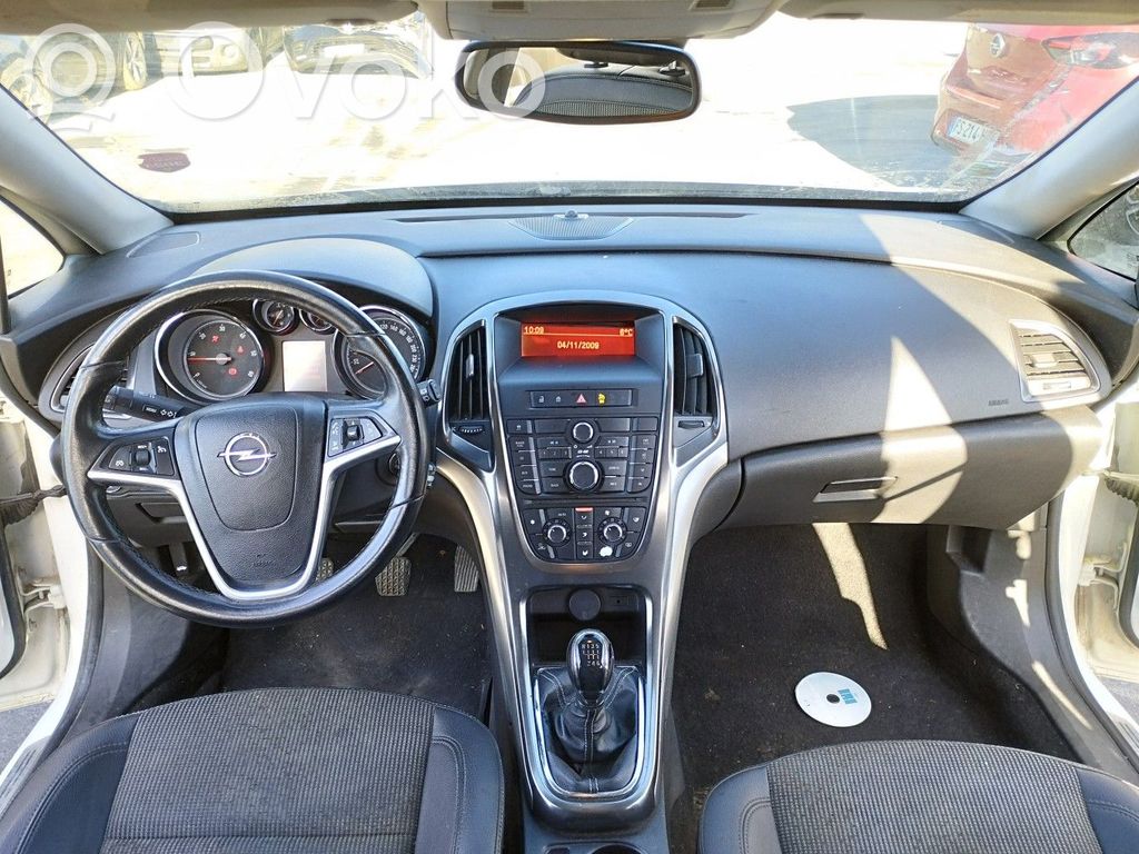 Opel Astra J Volante 