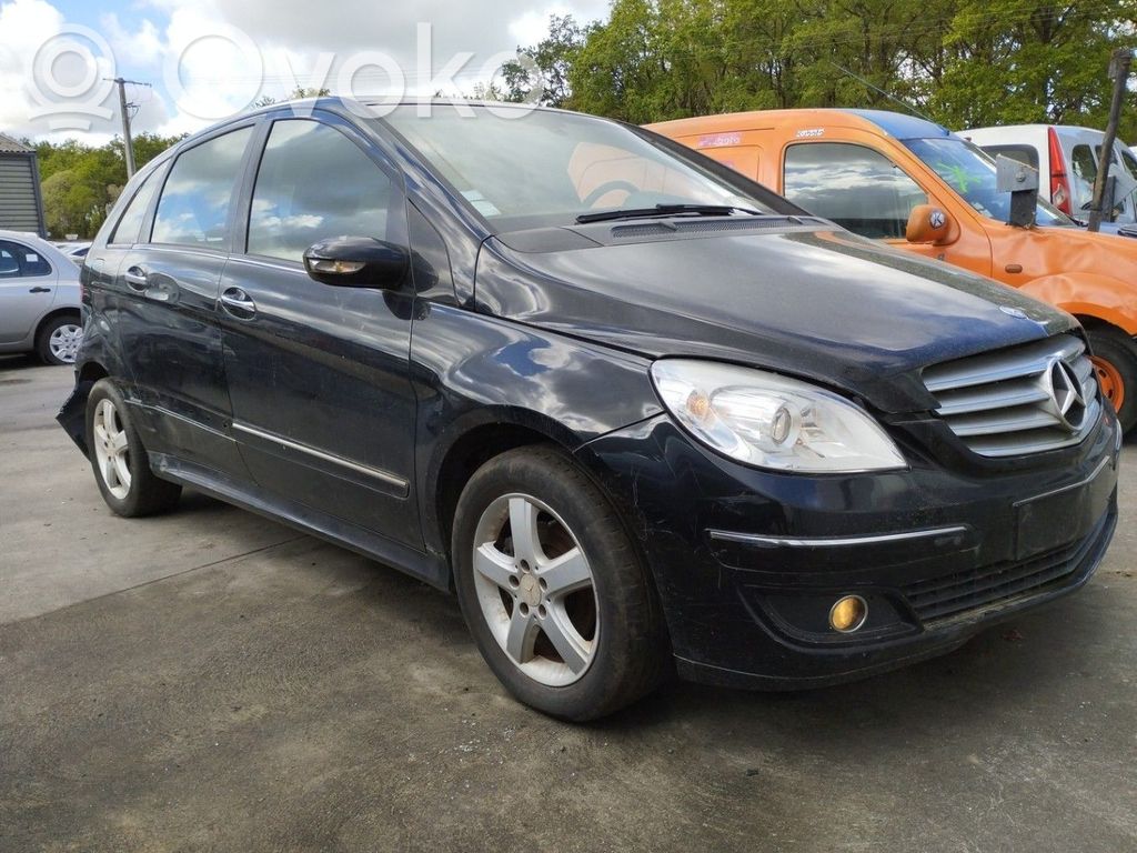 Mercedes-Benz B W245 Półoś przednia 