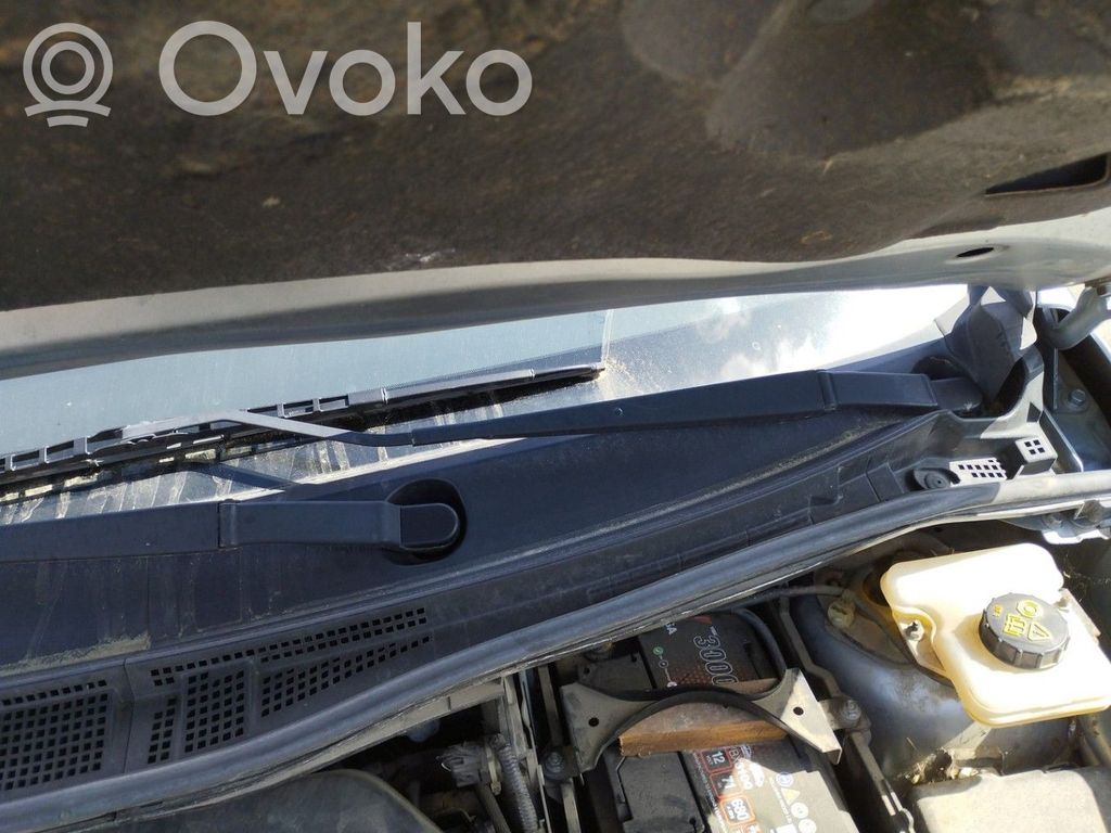 Mazda 5 Front wiper blade arm 