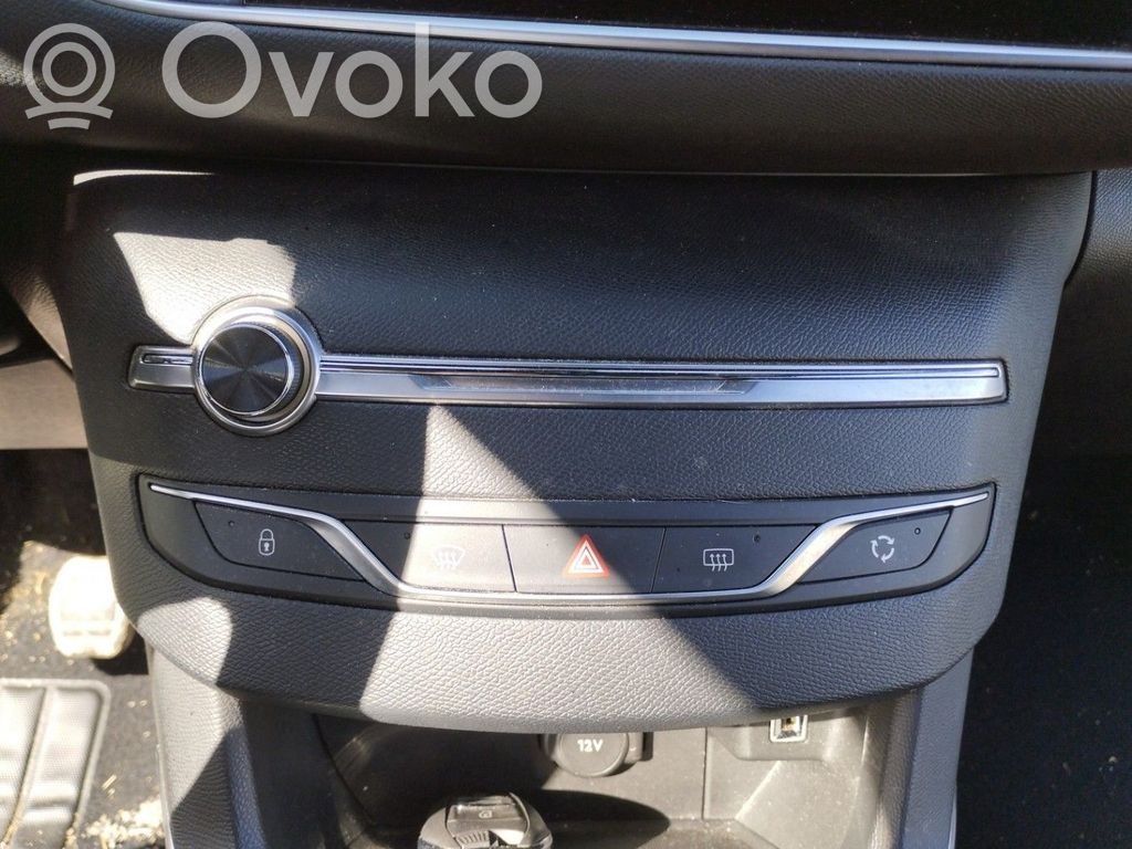 Peugeot 308 Climate control unit 