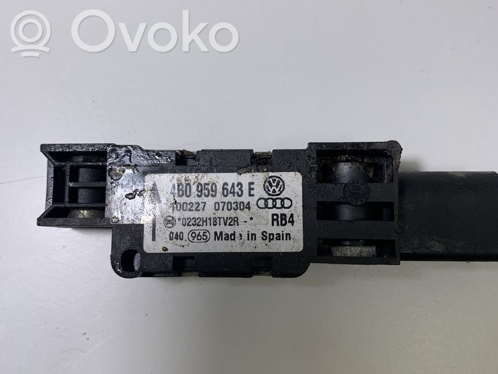 Audi A6 S6 C5 4B Airbagsensor Crashsensor Drucksensor 