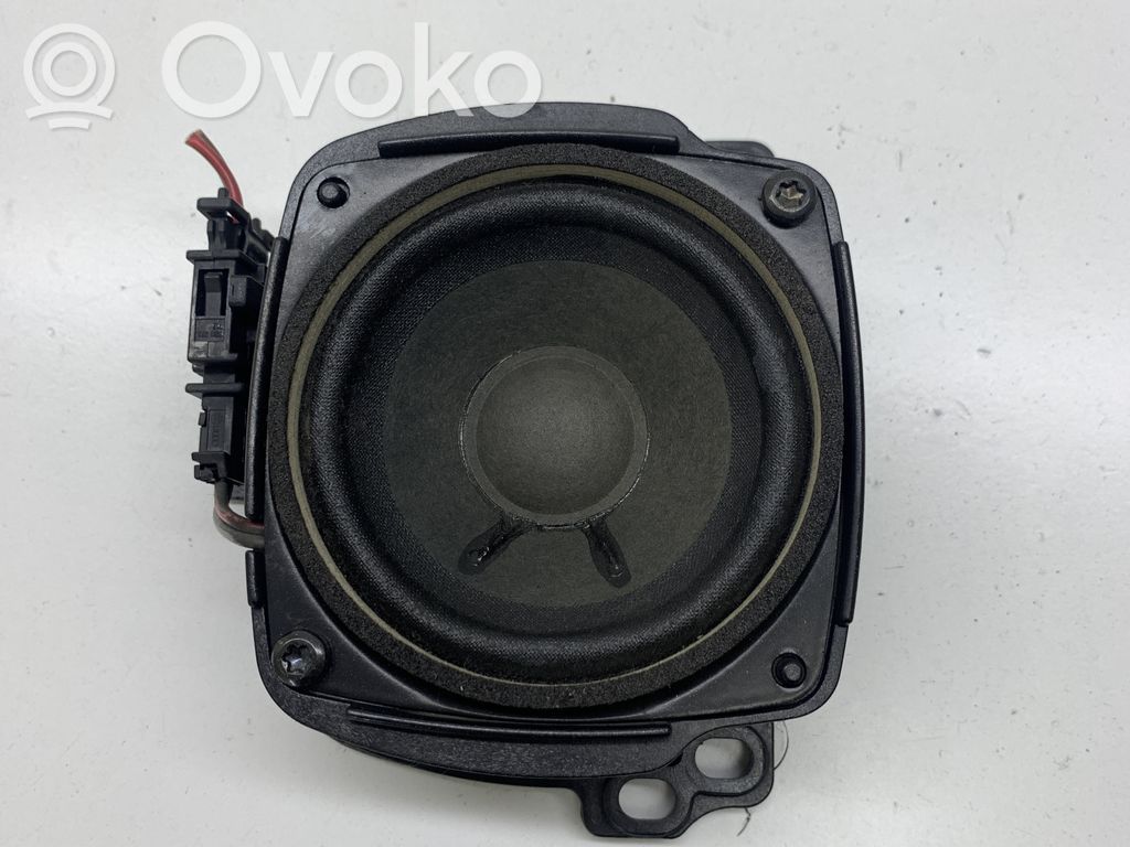 Audi A8 S8 D3 4E Takaoven kaiutin 